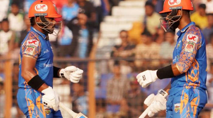 ইমন-আফিফের ব্যাটে ঢাকাকে হারিয়ে শীর্ষ চারে খুলনা