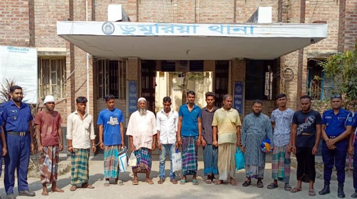 ডুমুরিয়া থানা পুলিশের অভিযানে গ্রেফতার ১১ জন