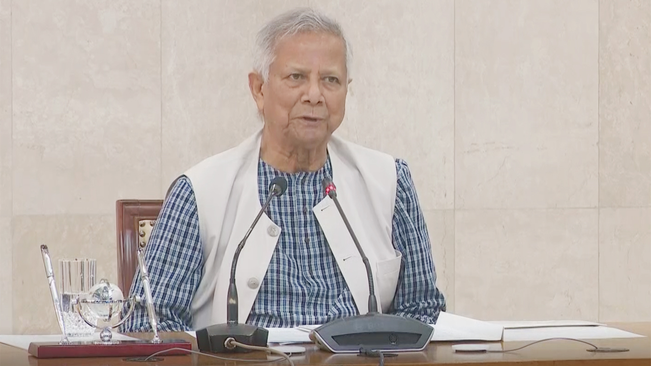 পুলিশের মধ্যে অপরাধীদের বিচার অবশ্যই নিশ্চিত করা হবে: প্রধান উপদেষ্টা