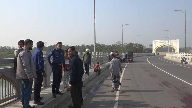 পিরোজপুরে সড়ক দুর্ঘটনায় মোটরসাইকেল চালক নিহত