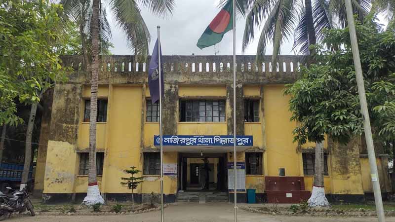 নাজিরপুরে গৃহবধূর ঝুলন্ত মরাদেহ উদ্ধার