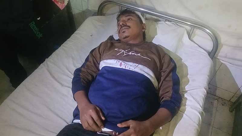 এনজিও কর্মীকে মারধর করে প্রায় ৪ লক্ষ টাকা ছিনতাইয়ের অভিযোগ