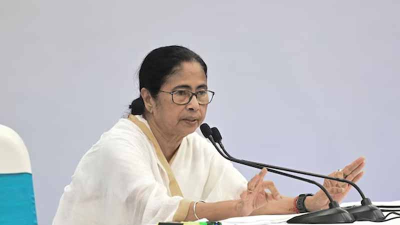 ভারতীয় মৎস্যজীবীদের বাংলাদেশে মোটা লাঠি দিয়ে পেটানো হয়েছে: অভিযোগ মমতার