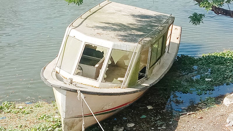 কাজে আসছে না কোটি টাকার নৌ অ্যাম্বুলেন্স