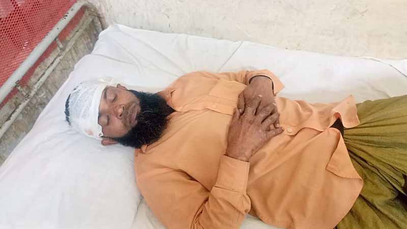 লালমোহনে তরঙ্গ-৭ লঞ্চের স্টাফদের হামলায় আহত ক্যাপ্টেন লঞ্চের কেরানি