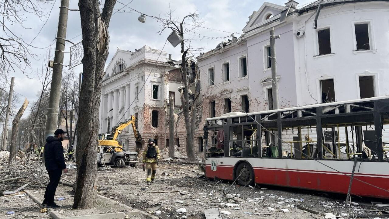 ইউক্রেনে রুশ বাহিনীর ছোড়া ক্ষেপণাস্ত্রে নিহত ৩৫