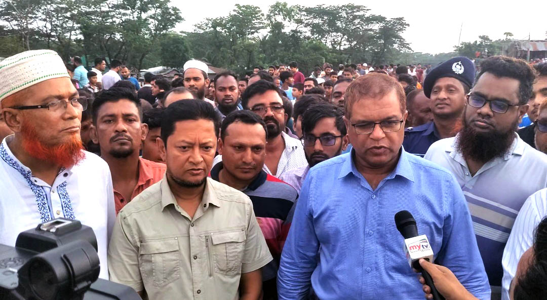 ভোলার বেড়িবাঁধের কাজ সময়মতো শেষ না হলে আইনগত ব্যবস্থা: জেলা প্রশাসক