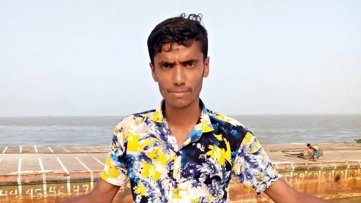 চরফ্যাশনে কাভার্ডভ্যানের সঙ্গে মোটরসাইকেলের সংঘর্ষে প্রাণ গেল যুবকের