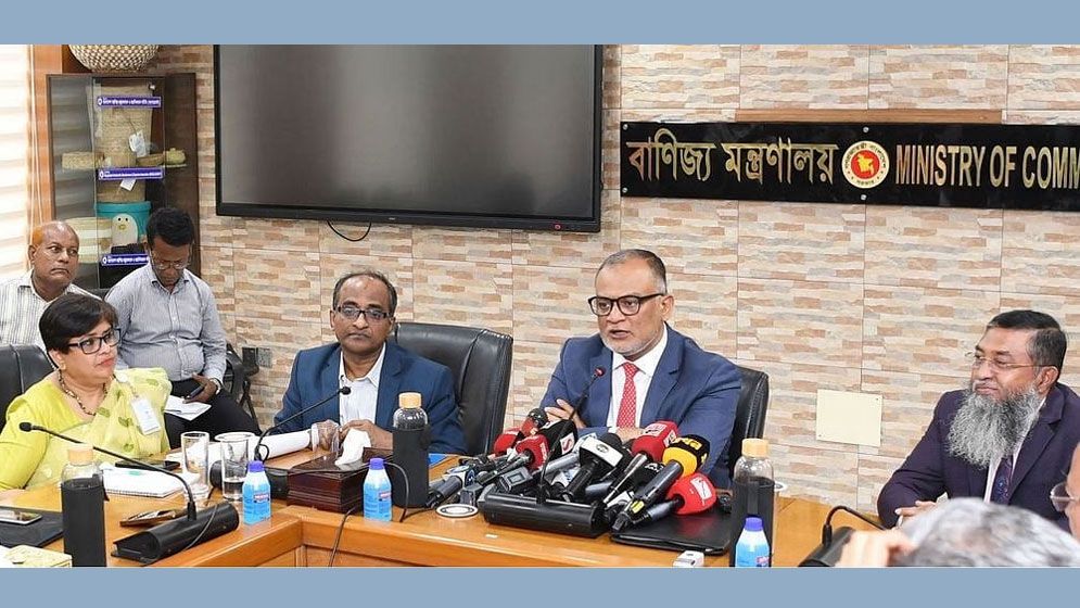 শুল্ক নিয়ে যুক্তরাষ্ট্রের সঙ্গে আবার আলোচনা হবে: বাণিজ্য উপদেষ্টা