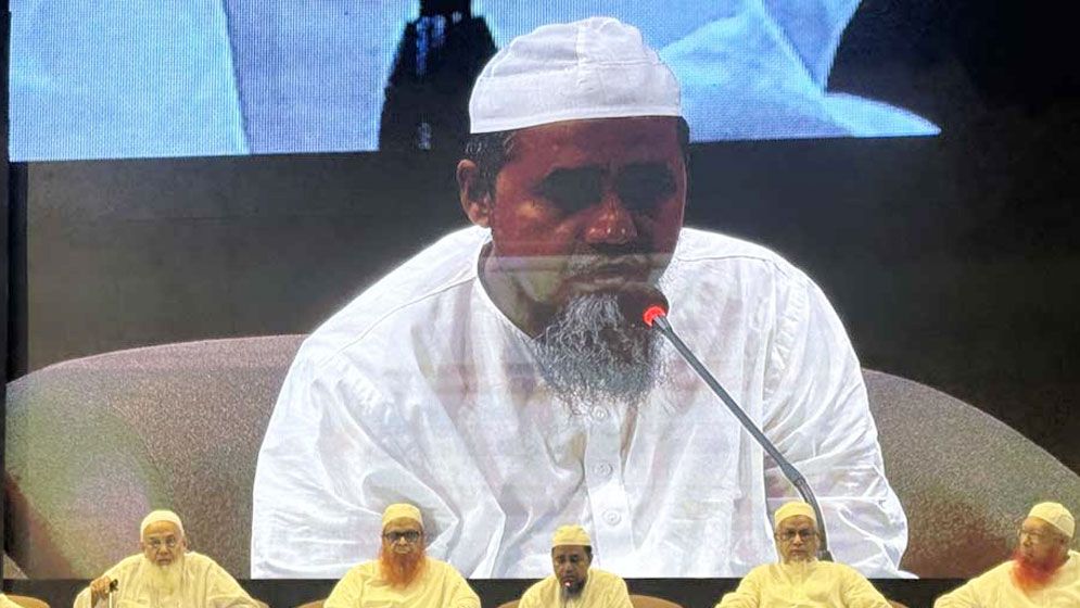 ছাত্র রাজনীতি নিয়ে বায়তুল মোকাররম খতিবের বিস্ফোরক মন্তব্য