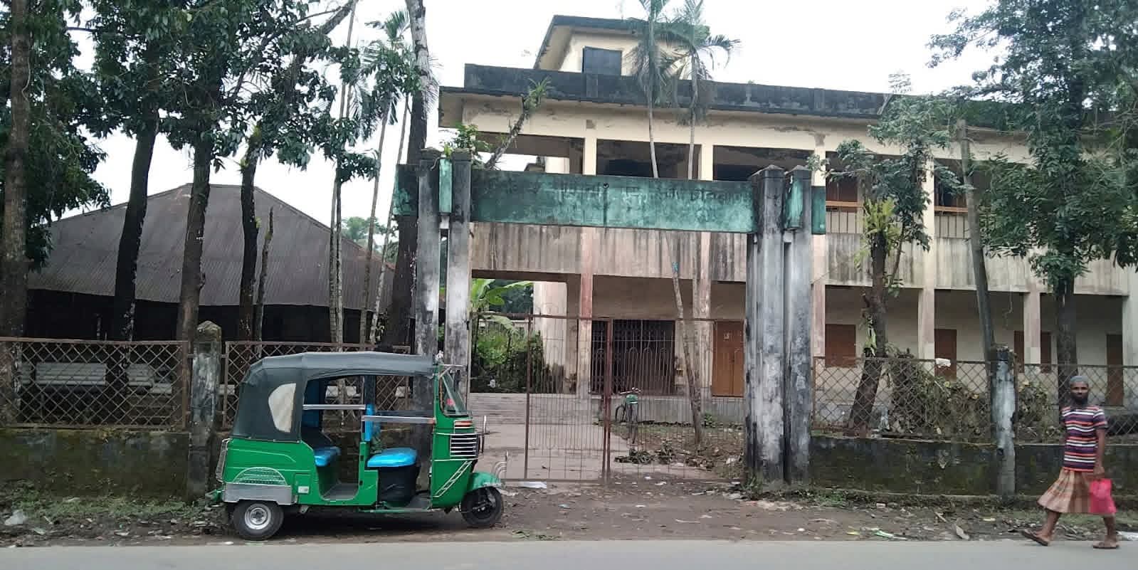 ৩৩ বছর ধরে বন্ধ লালমোহন পাবলিক লাইব্রেরি, পুনরায় চালুর উদ্যোগ