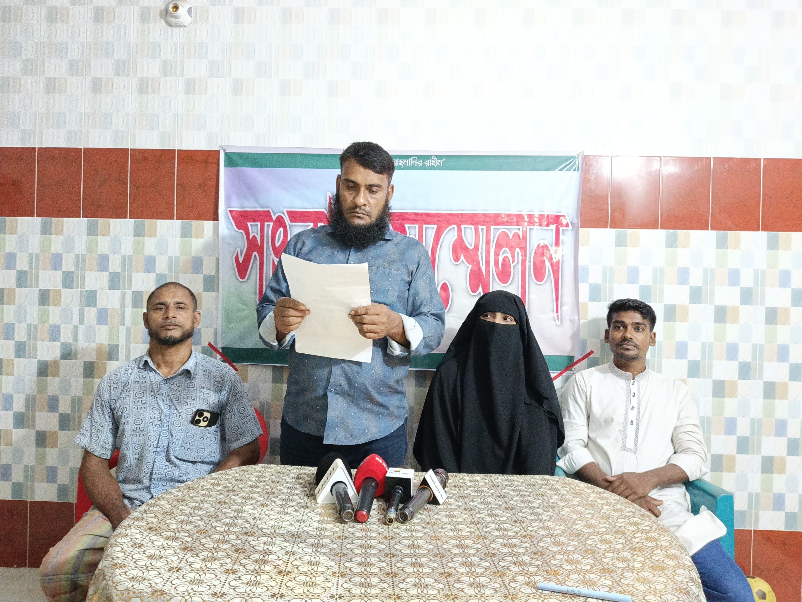 চরফ্যাশনে ব্ল্যাকমেইল ও চাঁদাবাজির শিকার ব্যবসায়ী, চলছে মামলার প্রস্তুতি