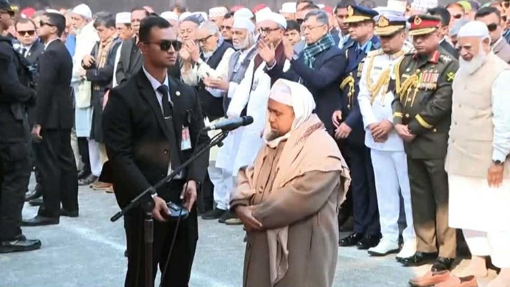 লাখ লাখ মানুষের অংশগ্রহণে খালেদা জিয়ার জানাজা সম্পন্ন