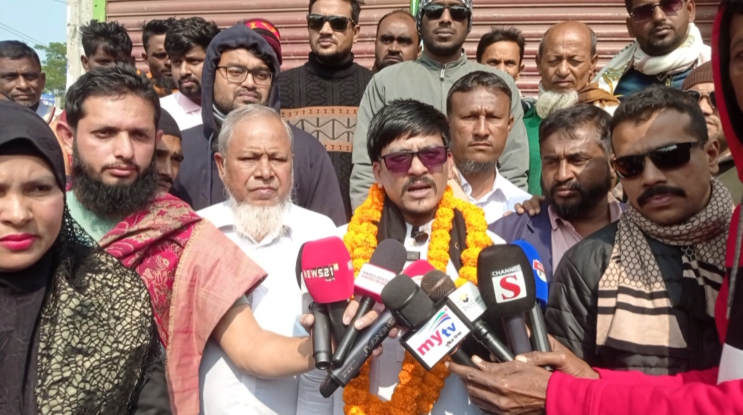 খালেদা জিয়ার জানাজায় যেতে না পারার কষ্টে কান্নায় ভেঙে পড়লেন চেয়ারম্যান সজিব