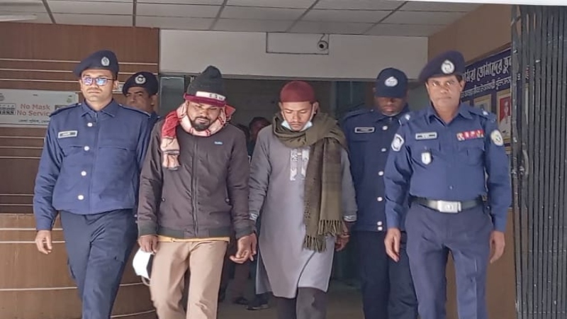 চরফ্যাশনের অটোরিকশা চালককে হ ত্যা করে অটো ছিনতাইয়ের ঘটনায় আসামি গ্রে’প্তা’র