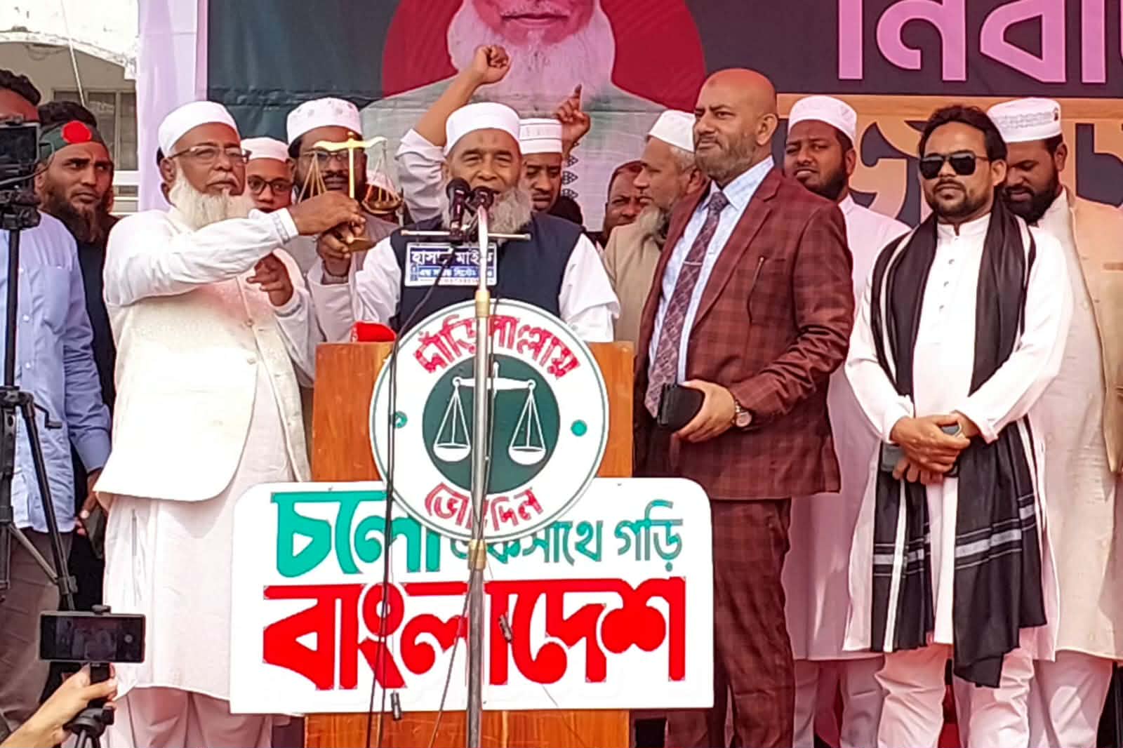 জামায়াত ক্ষমতায় গেলে বাজেটের এক টাকাও দুর্নীতি হবে না: অধ্যাপক মজিবুর রহমান