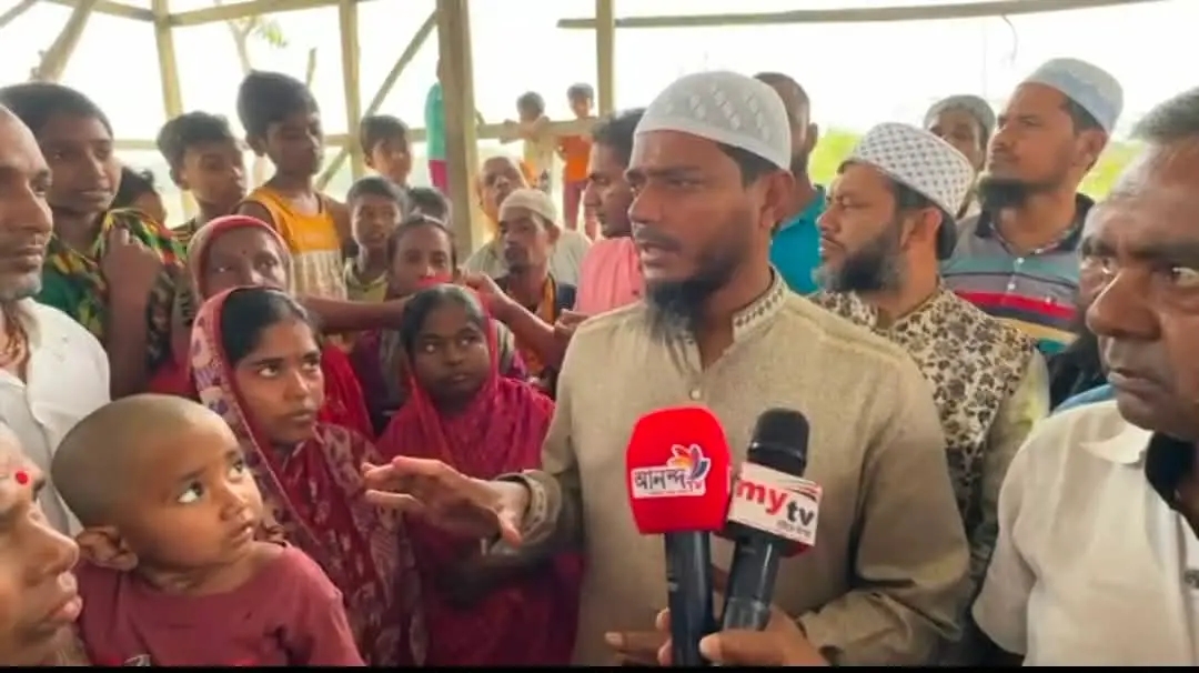 বাউফলে ক্ষতিগ্রস্ত প্রতিমা পরিদর্শনে -এমপি ড. মাসুদ