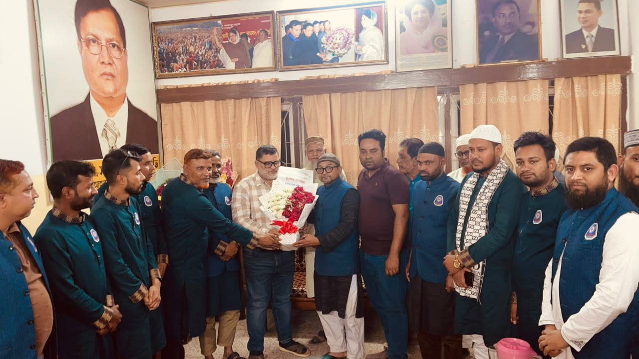 নকলায় নবনির্বাচিত এমপির সাথে প্রেসক্লাব নেতৃবৃন্দের সৌজন্য সাক্ষাৎ ও ফুলেল শুভেচ্ছা