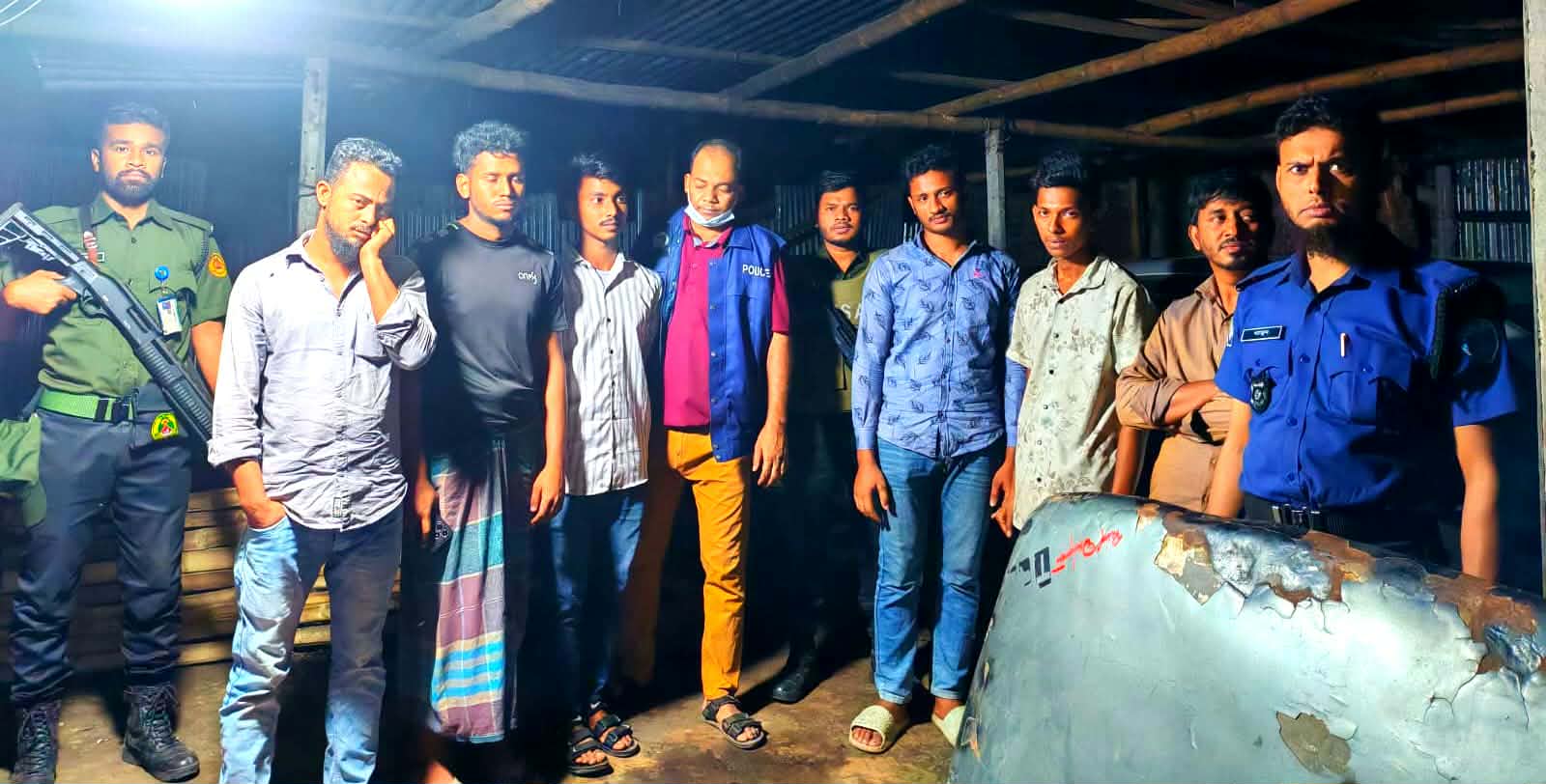 কোম্পানীগঞ্জে অবৈধ বালুবাহী ট্রাক ও লাইসেন্স বিহীন চালকের বিরুদ্ধে অভিযান